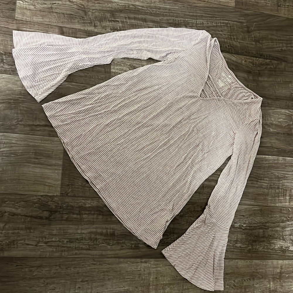 American Eagle Outfitters woman’s long sleeve size M